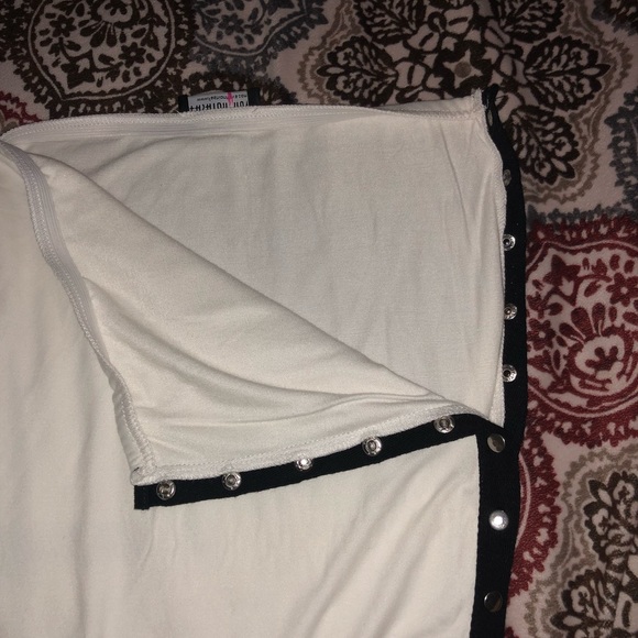 White crop top with matching skirt - Picture 2 of 4